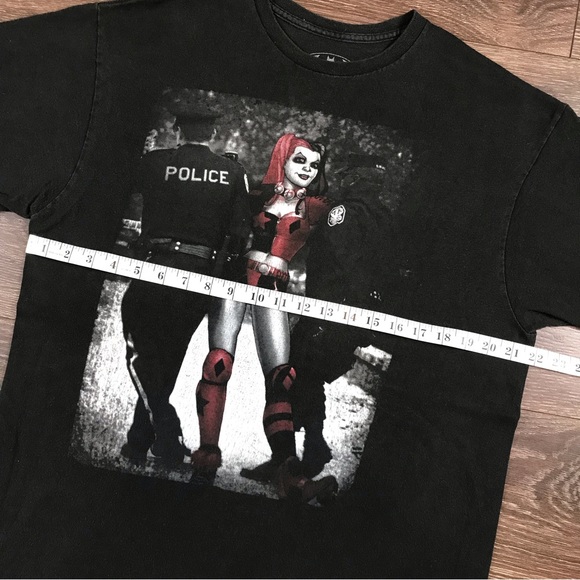 Batman DC Comics Harley Quinn Detained By Police Evil Villain Super Hero T-Shirt - Picture 5 of 6